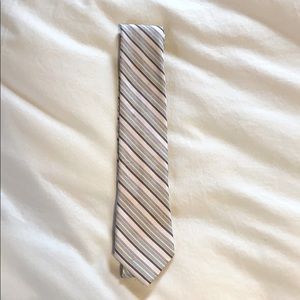 Calvin Klein white & pink pattern tie